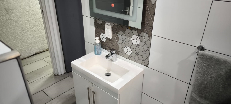 2 Bedroom Property for Sale in Westridge Western Cape